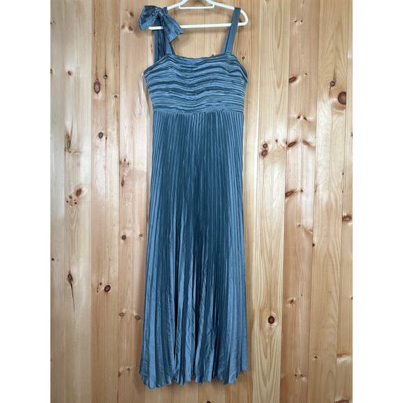 NWT Lulus Blue Gorgeous Purpose Slate Satin Pleated Sleeveless Bow Maxi Dress 1X - Picture 2 of 7